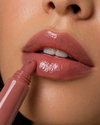 LASHÉ Peptide Lip Balm – Caramel Macchiato