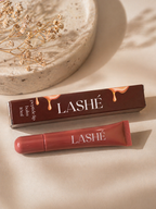LASHÉ Peptide Lip Balm – Caramel Macchiato
